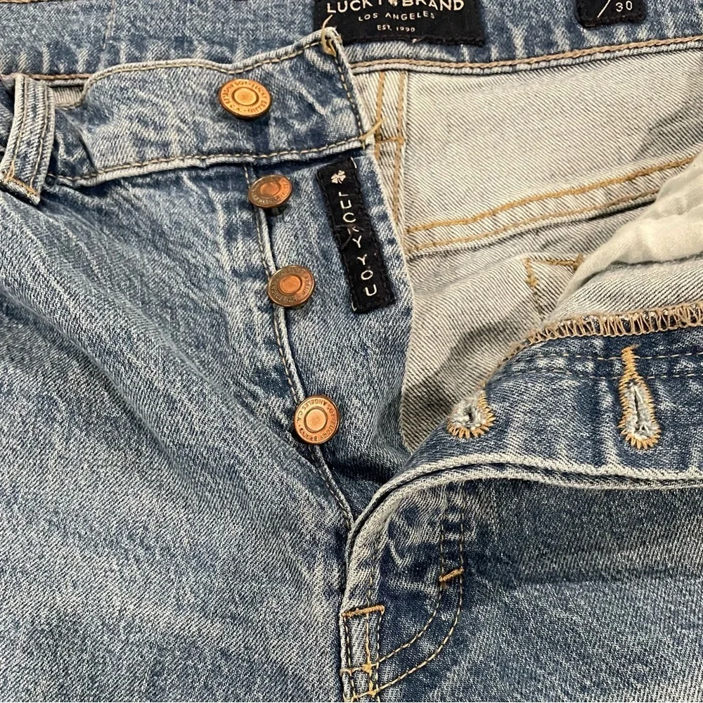 Lucky Brand Blue Distressed Relaxed Taper Jeans Size 10/30
